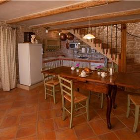 5 Bedroom Istrian Villa Estate with Large Pool and Gardens near Barban, Sleeps 12